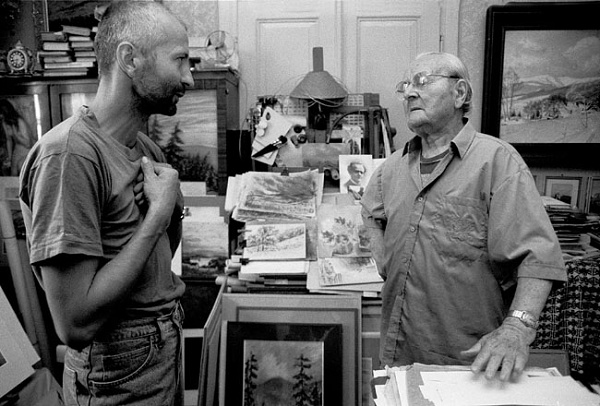 SNAŽME SE BÝT DOBŘÍ, ŘÍKÁ MALÍŘ A MYSLITEL KAREL HNYK