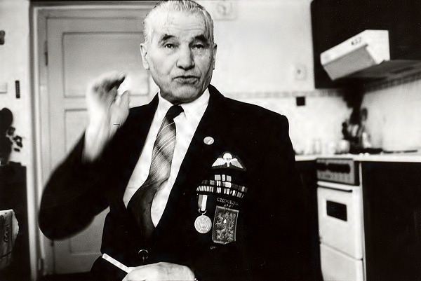 VĚŘÍM, ŽE I DNES BY LIDÉ ZA SVOJI VLAST BOJOVALI, ŘÍKÁ BÝVALÝ RADISTA PARASKUPINY CLAY