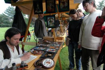 PŘEDPOSLEDNÍ KVĚTNOVÝ TÝDEN: ATLETICKÝ MEMORIÁL A STAROČESKÉ TRHY