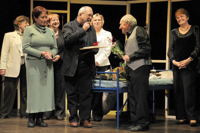 S MÍLOU HOLASEM O ŽIVOTĚ, PSECH, DIVADLE A MLADÝCH LIDECH