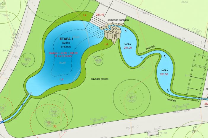 JEZÍRKO V PARKU U LETNÍHO KINA