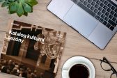 SEZNAMTE SE. KATALOG KULTURNÍ SEZONY 2026/2027 JE NA SVĚTĚ SEZNAMTE SE. KATALOG KULTURNÍ SEZONY 2026/2027 JE NA SVĚTĚ
