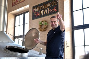 PIVOVAR ROHOZEC VSTUPUJE DO LETNÍ SEZONY S TROJICÍ NOVINEK A ZVE NÁVŠTĚVNÍKY PŘÍMO DO SVÉHO SRDCE. POZVÁNKA NA ZUBAČKU